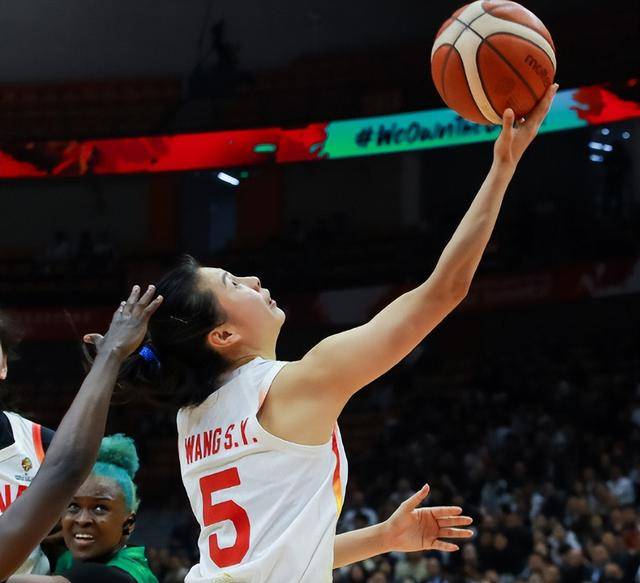 中国女篮vs比利时前瞻：三塔PK梅斯曼 战欧洲杯冠军谨防首败